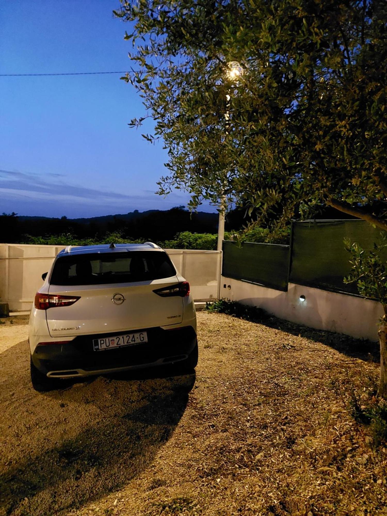 Family Apartment Villa Zrnka S Besplatnim Parkingom โรวีน ภายนอก รูปภาพ